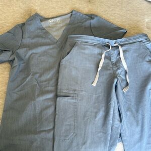 Figs scrub set, size small, light blue